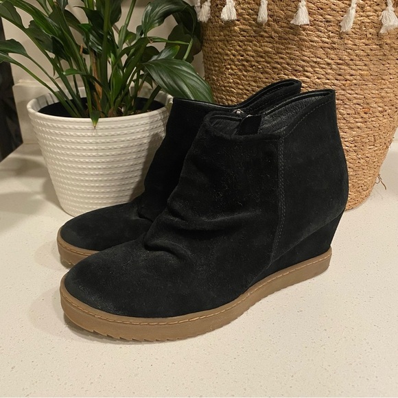 Sofft Siri Black Suede Wedge Waterproof Bootie Women’s 9M - Picture 1 of 8